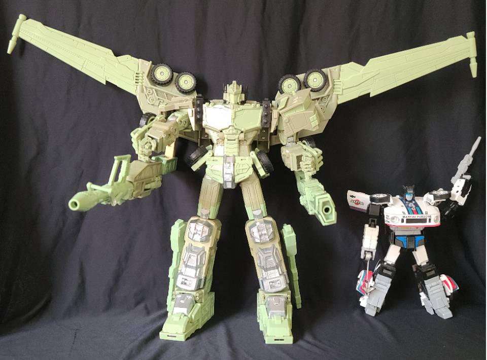 Poctures Update front view of TR-02 and size compare with TR-01