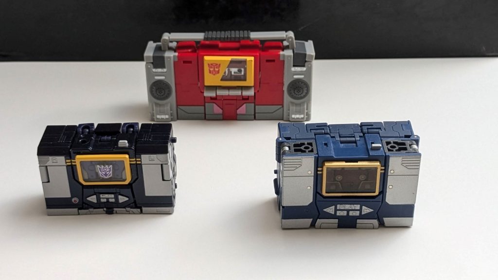 Magic Square MS-B27A Soundwave Transforming Figure | Bombusbee