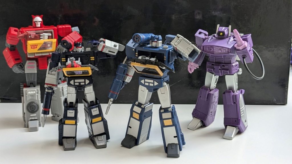 Magic Square MS-B27A Soundwave Transforming Figure | Bombusbee