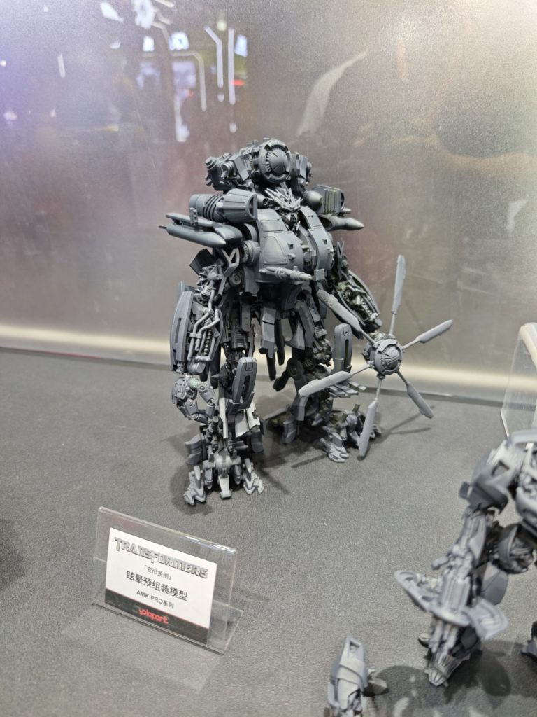YoloPark AMK PRO IDW Transformers Blackout