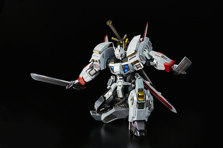 Sentinel Flame Toys Kuro Kara Kuri Drift Reissue | Bombusbee