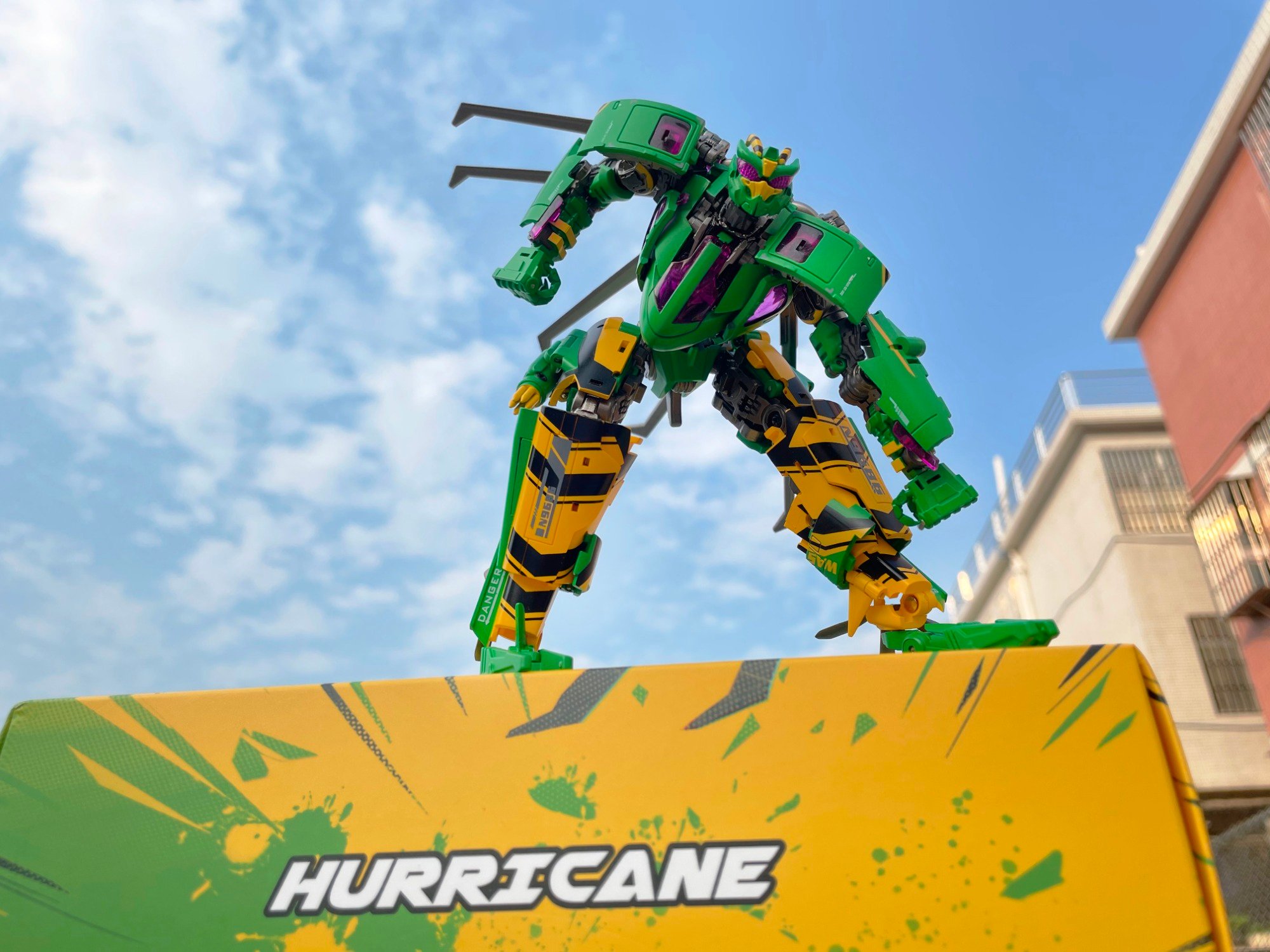 Trojan Horse TH-01 Hurricane Waspinator | Bombusbee