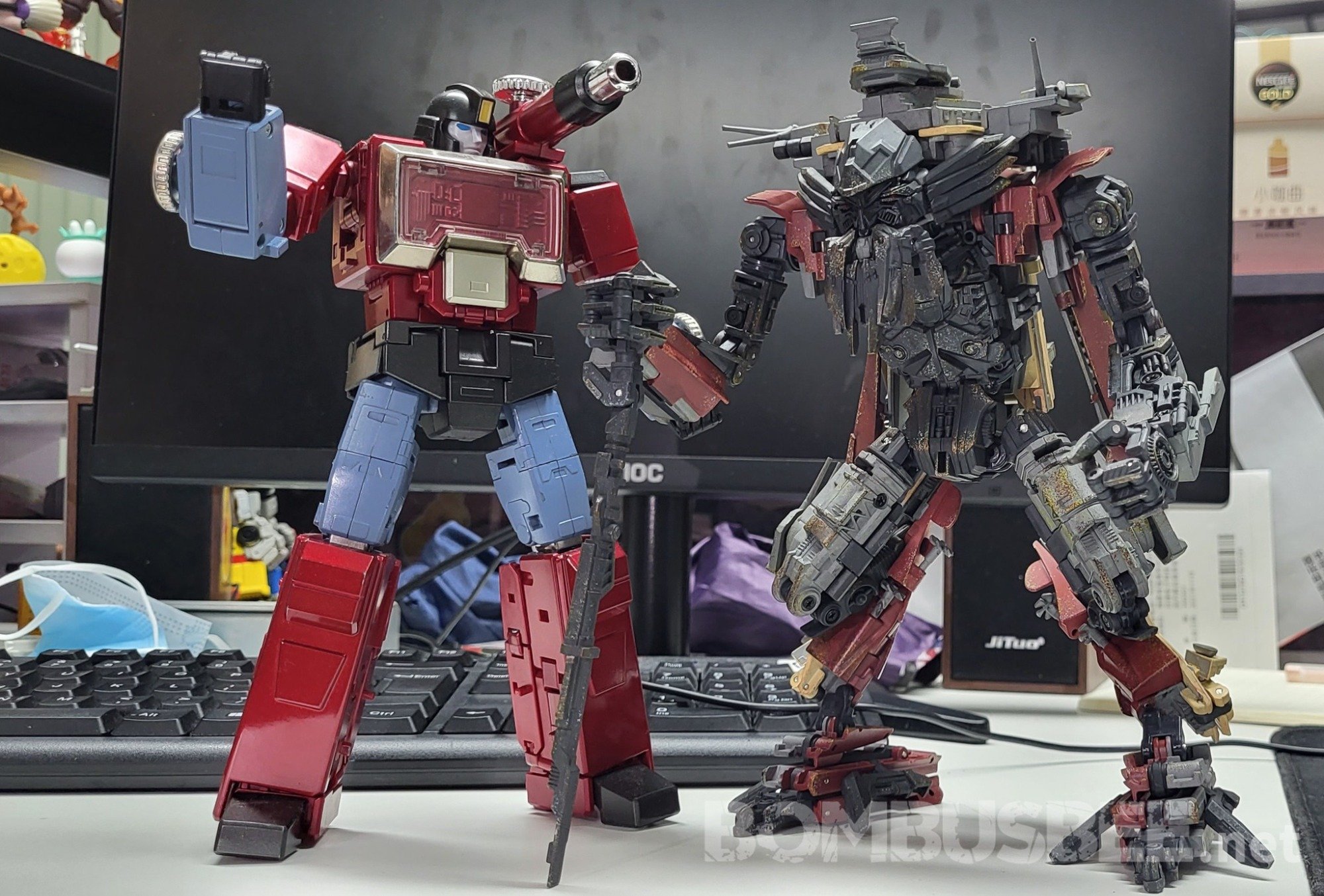 ToyWorld WW2 TW-FS05 Jetfire | Bombusbee