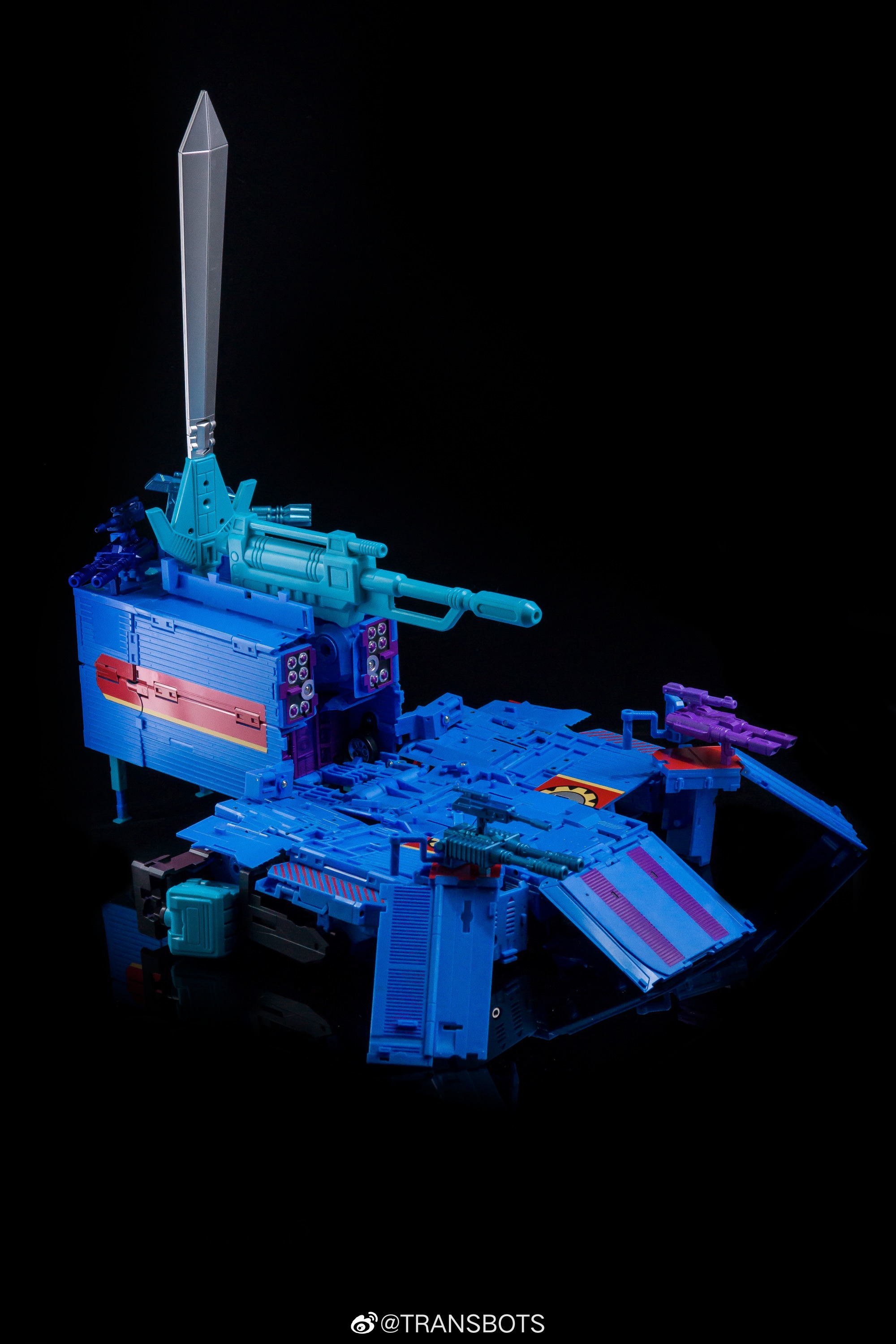 Premium X-Transbots MX-12BG2 Gravestone Trailer | Bombusbee Premium X-Transbots MX-12BG2 Gravestone Trailer | Bombusbee